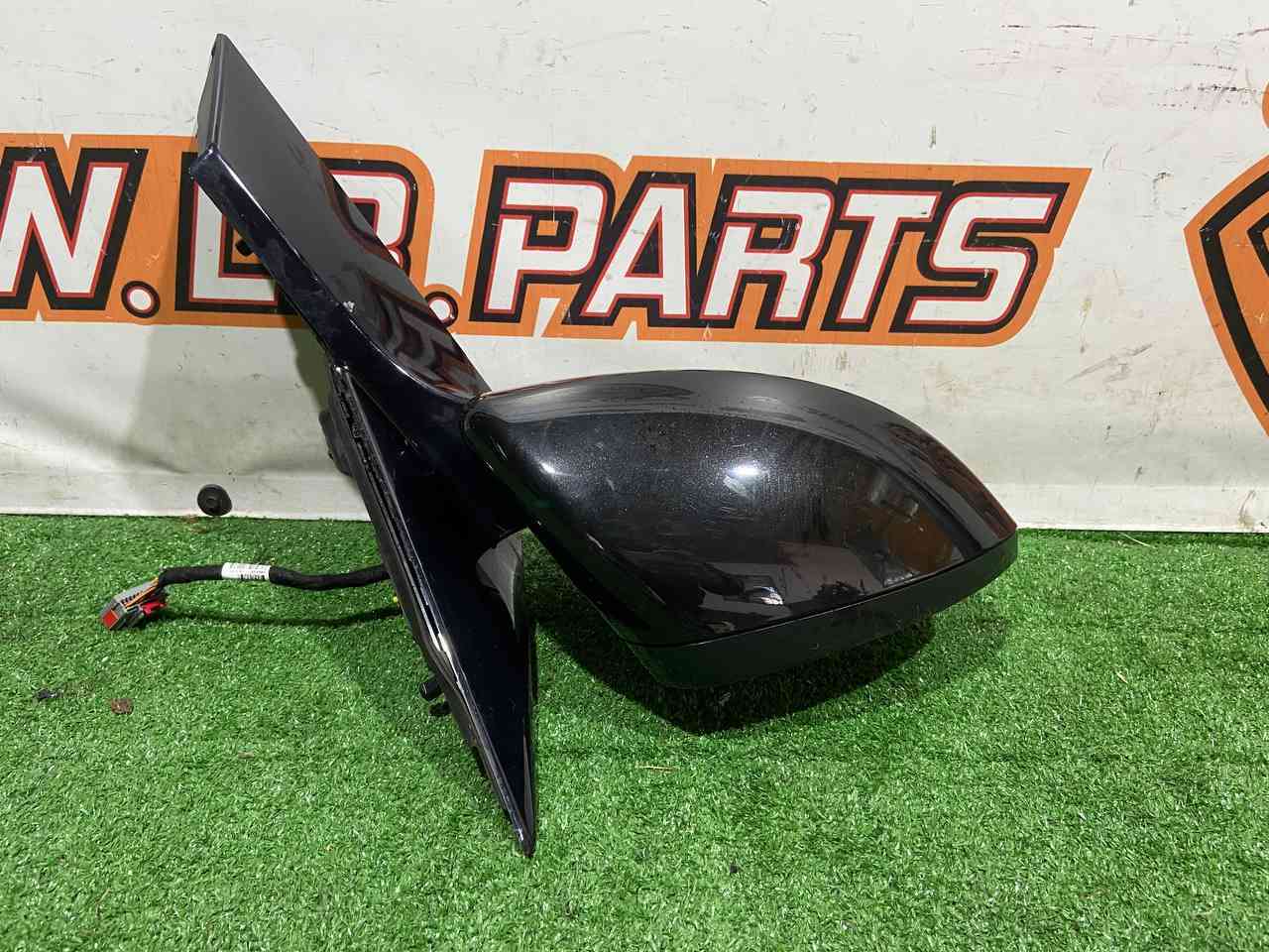 LR083164 Exterior right mirror (blind zones, electrochrome, heating) Land Rover Discovery 5 Used cost 600 € in stock 1 pcs.