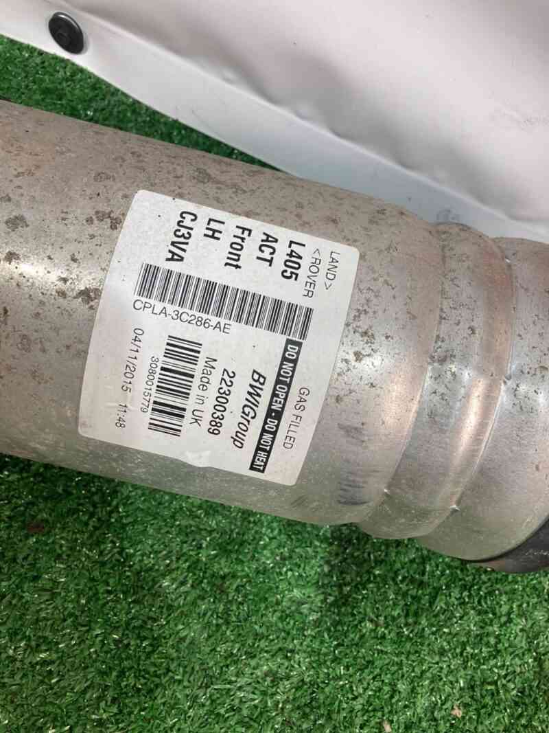 LR087091 Front left shock absorber with air cushion Range Rover L405 Used cost 250 € in stock 1 pcs.
