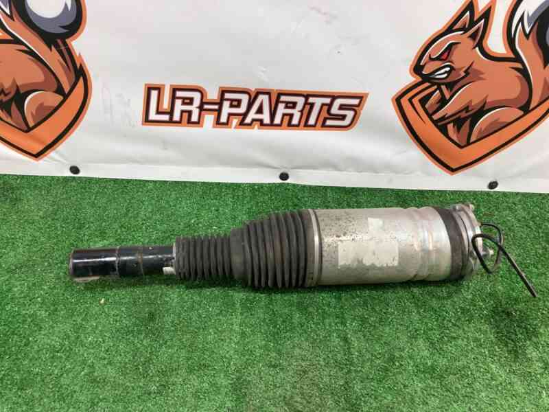 LR087091 Front left shock absorber with air cushion Range Rover L405 Used cost 250 € in stock 1 pcs.