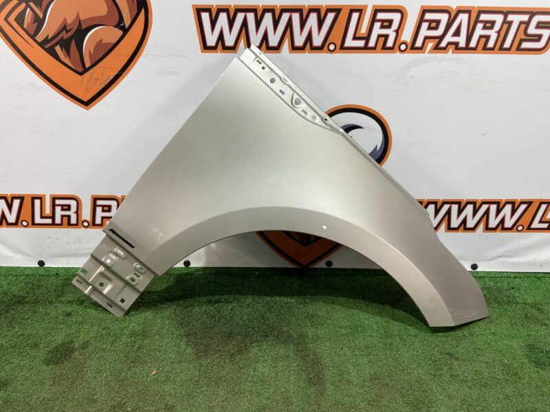 LR091698 Front right wing Range Rover Velar L560 (2018-) Used cost 300 € in stock 1 pcs.