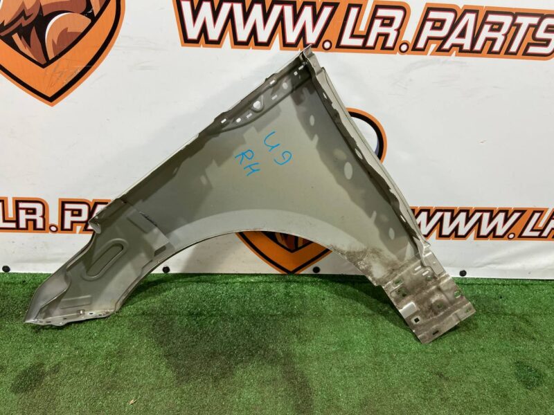 LR091698 Front right wing Range Rover Velar L560 (2018-) Used cost 300 € in stock 1 pcs.