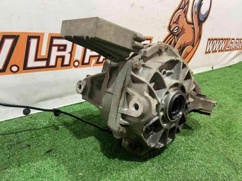 LR161840 Rear reducer Land Rover Discovery 5 L462 (2017-) used cost 465 € in stock 9 pcs.