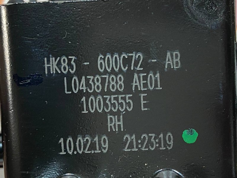 LR092440 Right seat electric motor Range Rover Velar L560 (2018-) USED cost 75 € in stock 1 pcs.