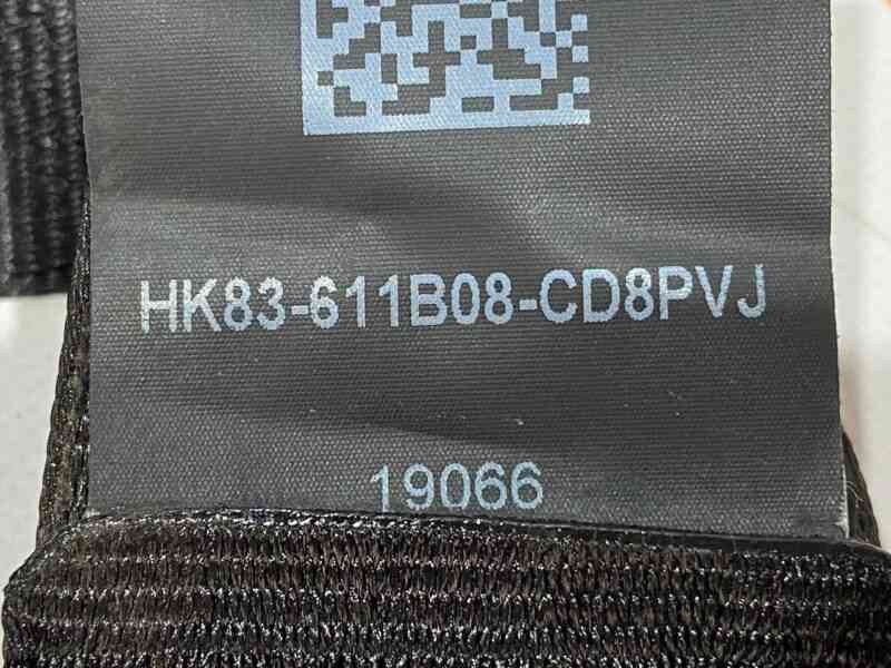 LR092511 Front right seat belt Range Rover Velar L560 (2018-) Used cost 150 € in stock 2 pcs.