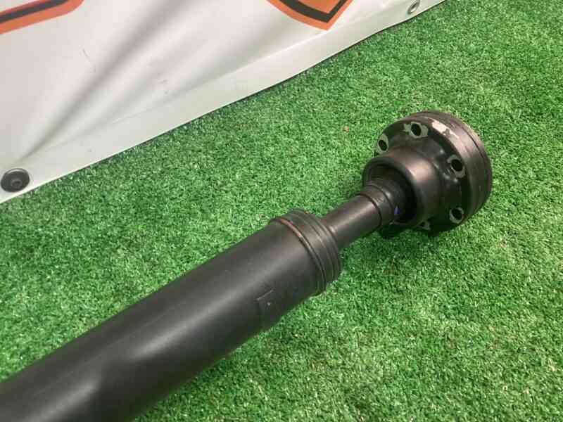 LR092694 Rear driveshaft Range Rover Velar L560 (2018-) USED cost 441 € in stock 7 pcs.