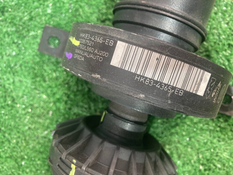 LR092694 Rear driveshaft Range Rover Velar L560 (2018-) USED cost 441 € in stock 7 pcs.