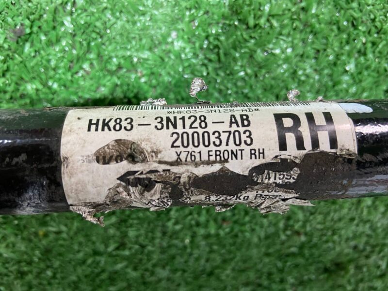 LR092738 Half shaft front right Range Rover Velar L560 (2018-) Used cost 350 € in stock 2 pcs.
