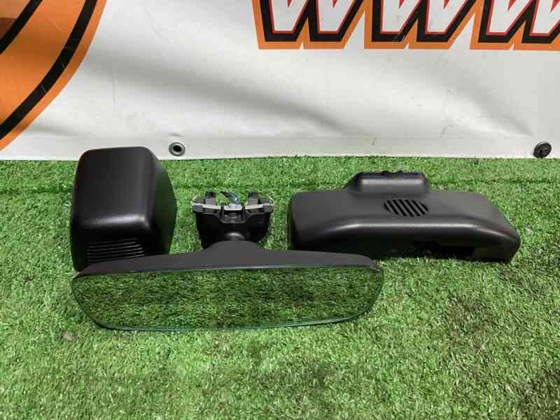 LR093123 Lower mirror cover Range Rover Velar L560 (2018-) Used cost 8 € in stock 1 pcs.