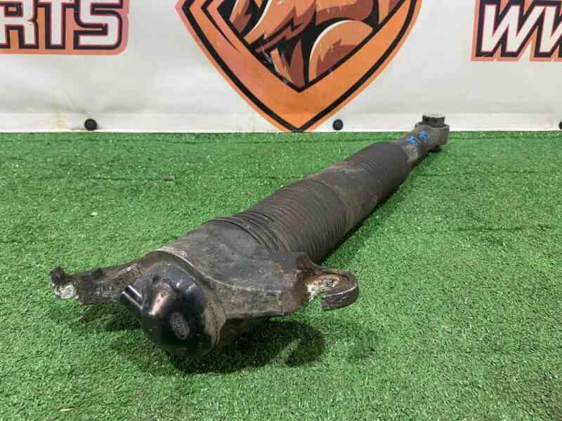 LR098141 Rear shock absorber 2.0 TDI Land Rover Discovery Sport L550 (2015-) USED cost 100 € in stock 12 pcs.