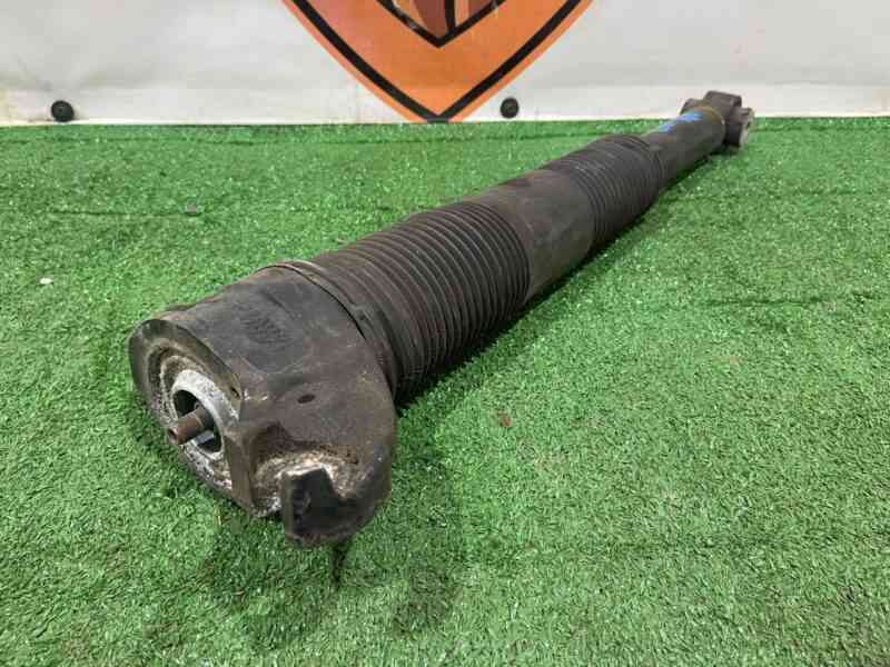 LR098141 Rear shock absorber 2.0 TDI Land Rover Discovery Sport L550 (2015-) USED cost 100 € in stock 12 pcs.