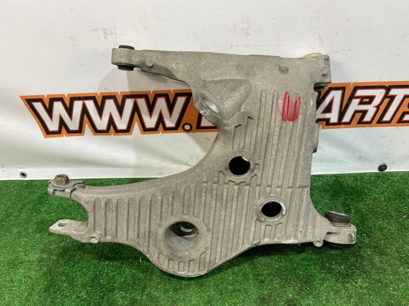 LR139496 Rear right lower lever Range Rover Sport L494 (2014-2022) Used cost 75 € in stock 4 pcs.