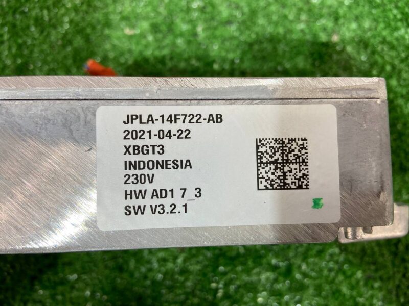LR099090 Power converter Range Rover Sport L494 (2014-2022) Used cost 200 € in stock 1 pcs.