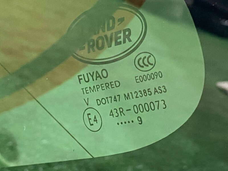 LR099662 Left rear body glass Land Rover Discovery 5 L462 (2017-) Used cost 190 € in stock 4 pcs.