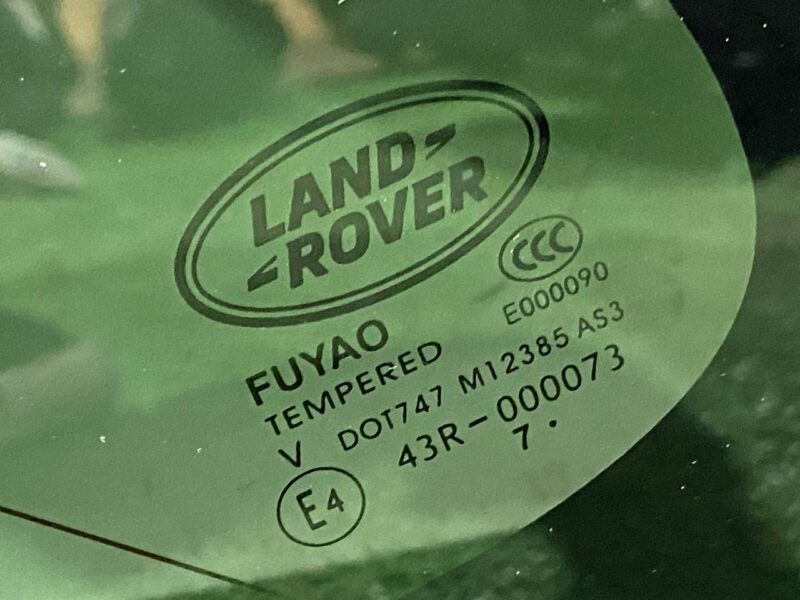 LR099662 Left rear body glass Land Rover Discovery 5 L462 (2017-) Used cost 190 € in stock 4 pcs.