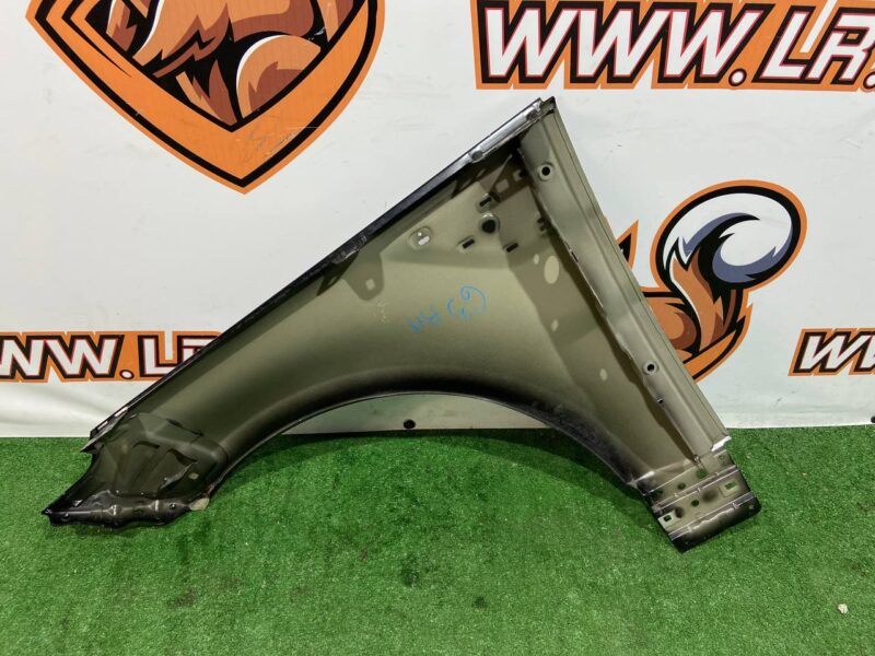 LR100544 Front right wing 2018- Range Rover Sport L494 (2014-2022) Used cost 600 € in stock 4 pcs.