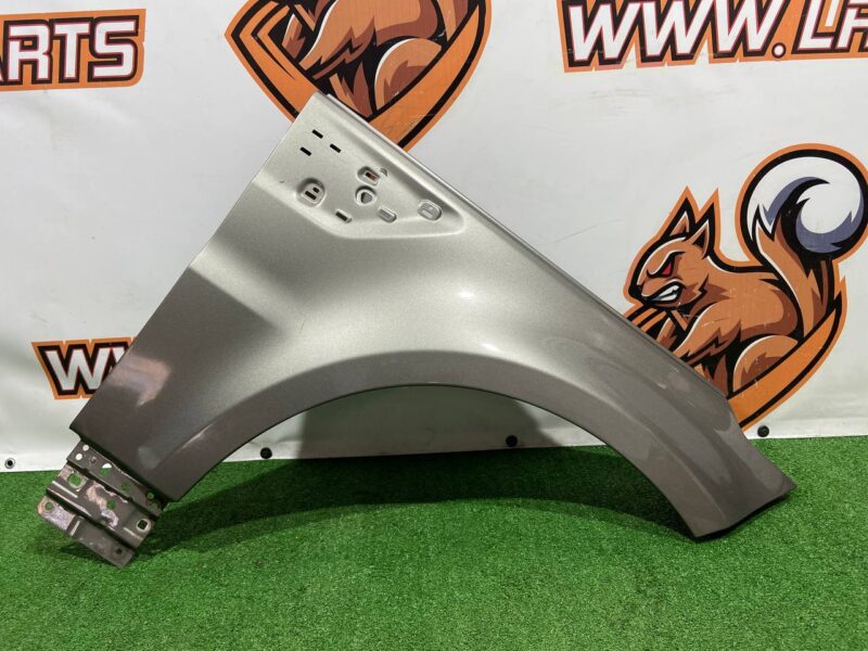 LR100544 Front right wing 2018- Range Rover Sport L494 (2014-2022) Used cost 600 € in stock 4 pcs.