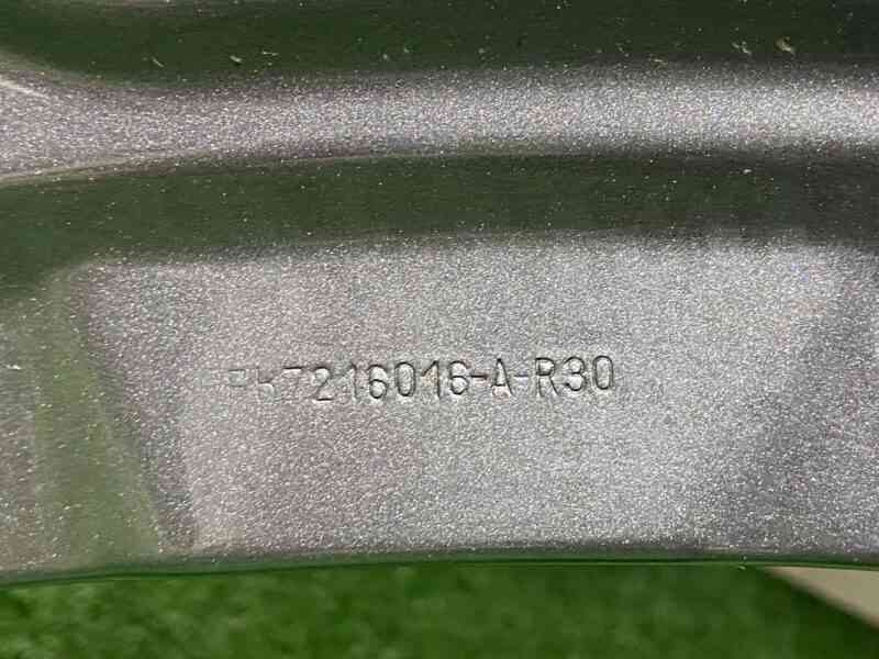 LR100544 Front right wing 2018- Range Rover Sport L494 (2014-2022) Used cost 600 € in stock 4 pcs.