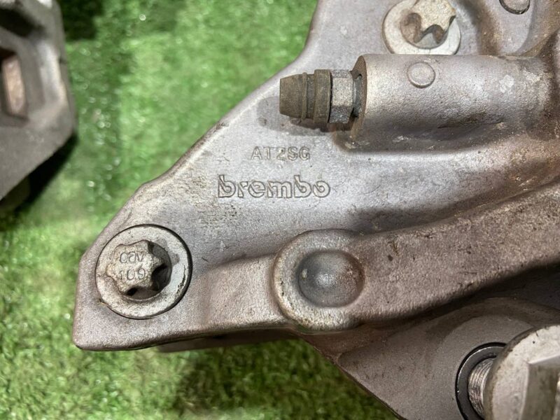 LR102243 Rear right anodized caliper Range Rover L405 (2013-2021) Used cost 150 € in stock 2 pcs.