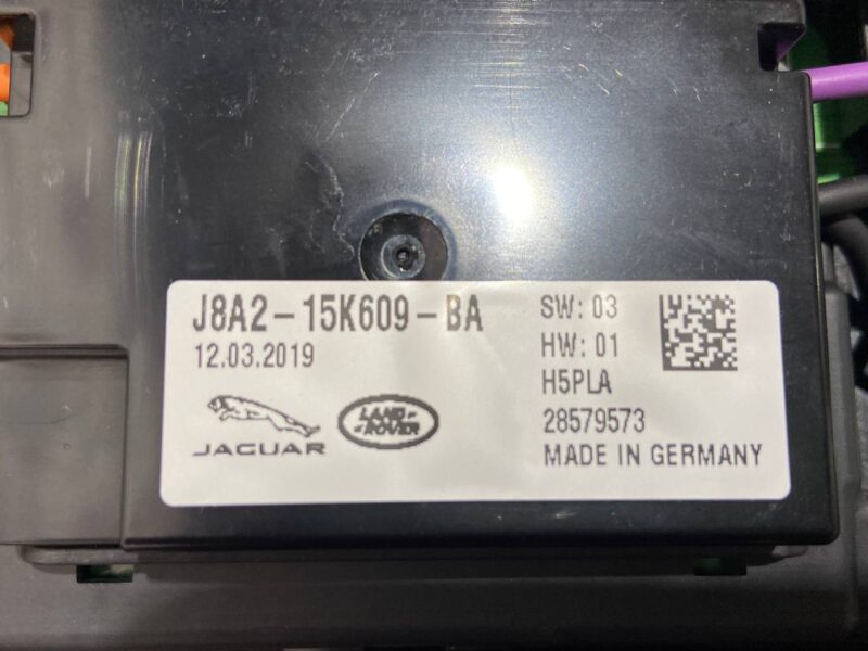 LR106730 Control panel in the ceiling Range Rover Velar L560 (2018-) USED cost 70 € in stock 1 pcs.