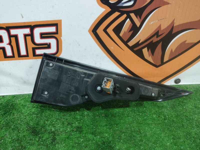 LR106847 Rearlight left fender lamp Land Rover Discovery 5 L462 (2017-) used cost 250 € in stock 1 pcs.