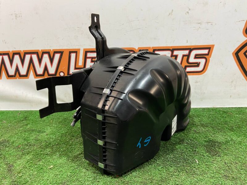 LR108984 Air suspension compressor Range Rover Sport L494 (2014-2022) Used cost 210 € in stock 5 pcs.