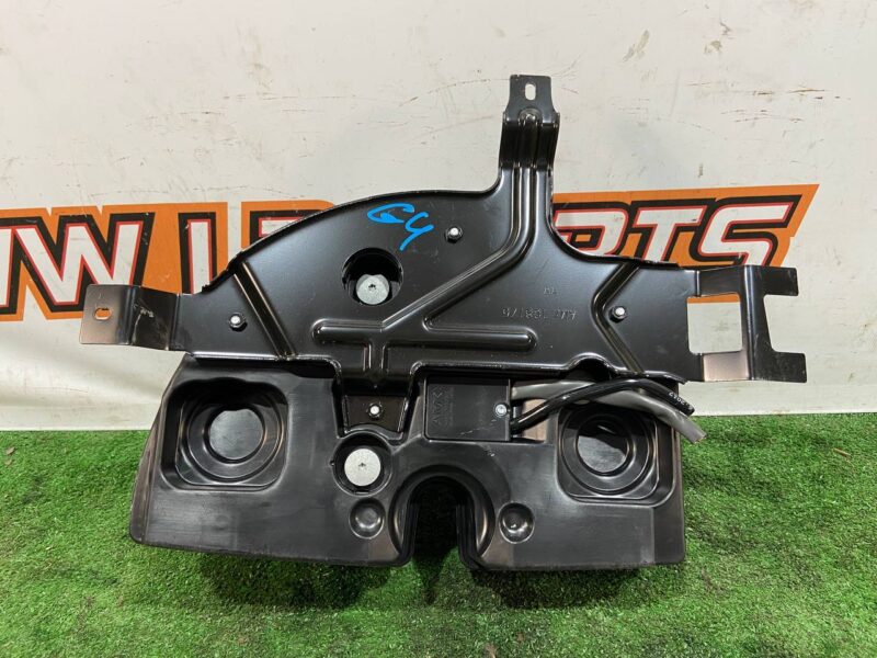 LR108984 Air suspension compressor Range Rover Sport L494 (2014-2022) Used cost 210 € in stock 5 pcs.