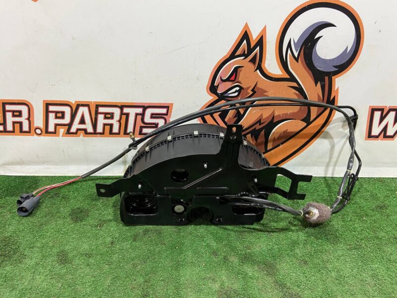 LR108984 Air suspension compressor Range Rover Sport L494 (2014-2022) Used cost 210 € in stock 5 pcs.