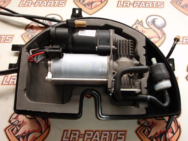LR108984 Air suspension compressor Range Rover Sport L494 (2014-2022) Used cost 210 € in stock 5 pcs.