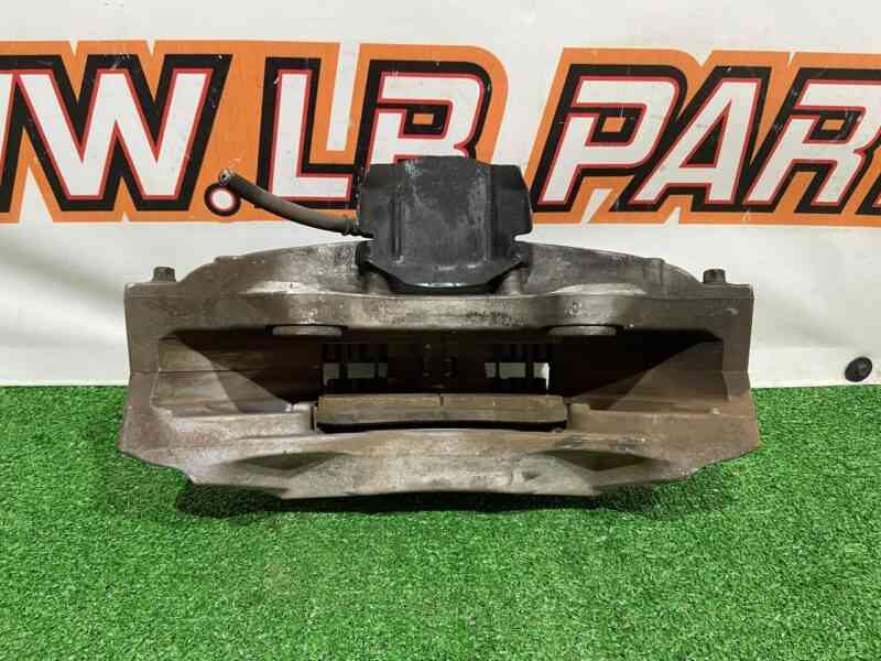 LR110097 Front right caliper 4 piston Land Rover Discovery 5 L462 (2017-) USED cost 290 € in stock 1 pcs.