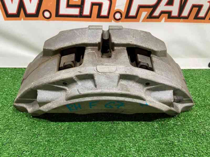 LR110097 Front right caliper 4 piston Land Rover Discovery 5 L462 (2017-) USED cost 290 € in stock 1 pcs.