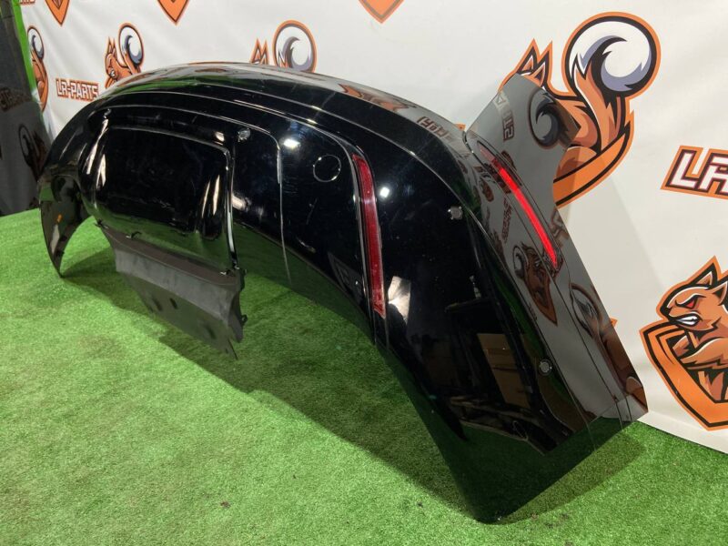 LR112604 Rear bumper complete Range Rover Velar L560 (2018-) Used cost 1 000 € in stock 2 pcs.
