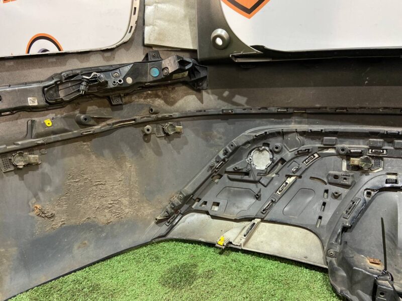 LR112604 Rear bumper complete Range Rover Velar L560 (2018-) Used - Image 13