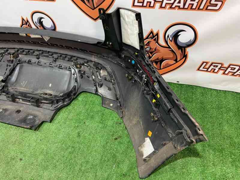 LR112604 Rear bumper complete Range Rover Velar L560 (2018-) Used cost 1 000 € in stock 2 pcs.