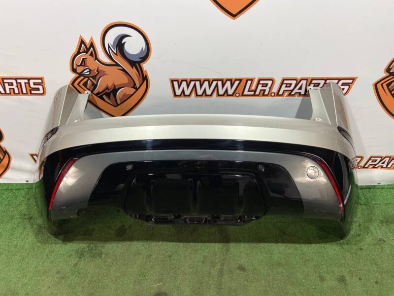 LR112604 Rear bumper complete Range Rover Velar L560 (2018-) Used cost 1 000 € in stock 2 pcs.