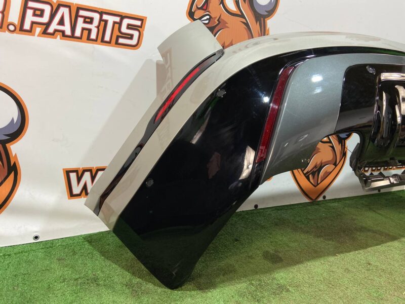 LR112604 Rear bumper complete Range Rover Velar L560 (2018-) Used cost 1 000 € in stock 2 pcs.