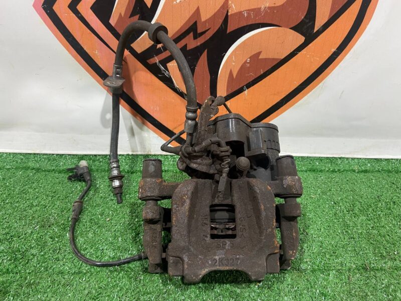 LR113706 Rear caliper 2.0 TDI right Land Rover Discovery Sport L550 (2015-) Used cost 100 € in stock 6 pcs.