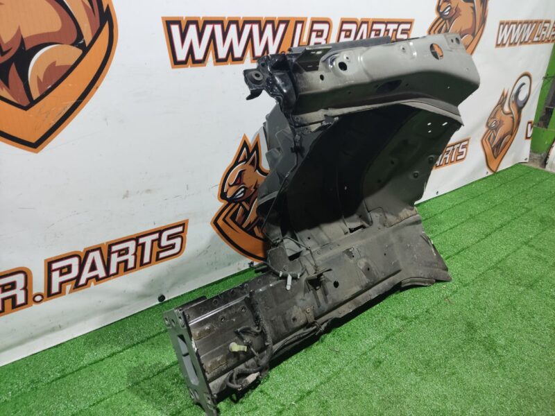 LR114077 Side member left Land Rover Discovery 5 used cost 280 € in stock 1 pcs.