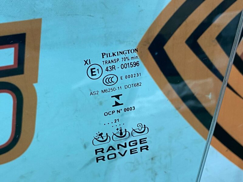 LR118395 Glass door front left rest 2018- Range Rover Sport L494 (2014-2022) Used cost 185 € in stock 1 pcs.
