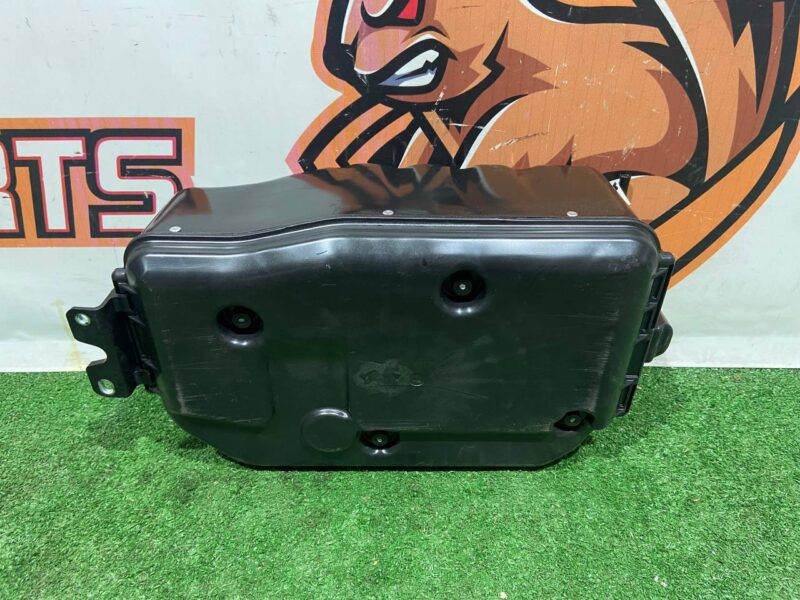 LR121140 Air Suspension Compressor Land Rover Discovery 5 L462 (2017-) Used - Image 30