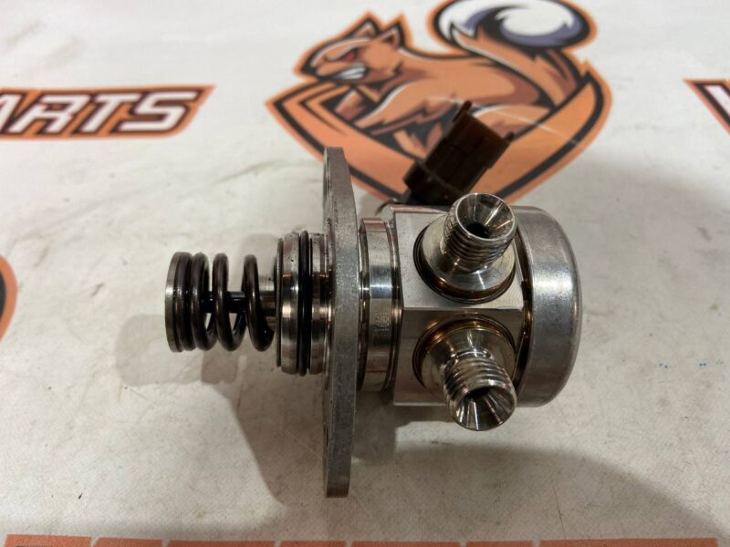 LR121766 3.0 fuel pump Range Rover Sport L494 (2014-2022) USED cost 200 € in stock 1 pcs.