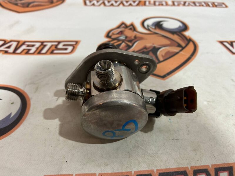 LR121766 3.0 fuel pump Range Rover Sport L494 (2014-2022) USED cost 200 € in stock 1 pcs.