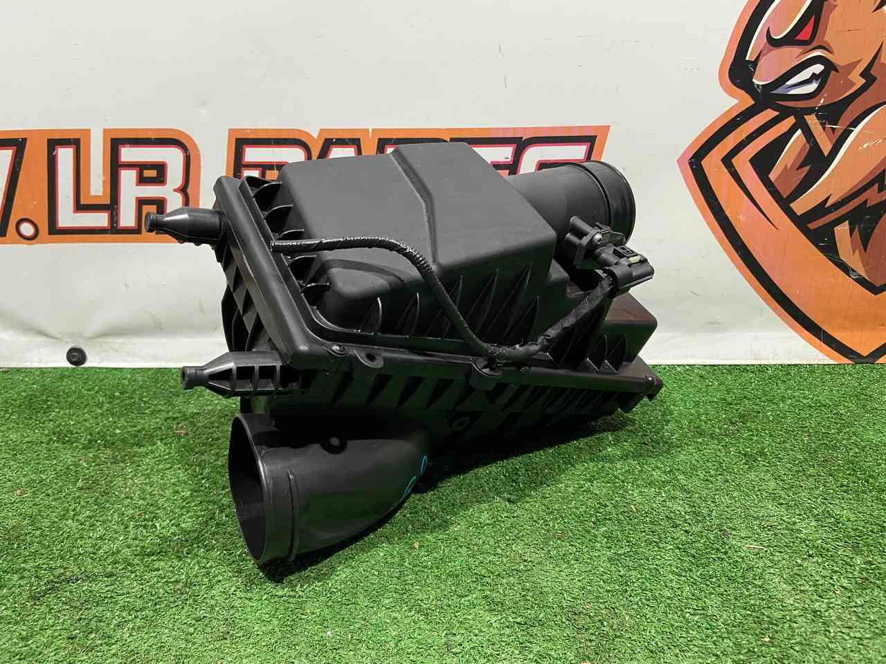 LR122708 Air filter housing 3.0TD 3.0ie ingenium right Range Rover Sport L494 (2014-2022) Used cost 300 € in stock 1 pcs.