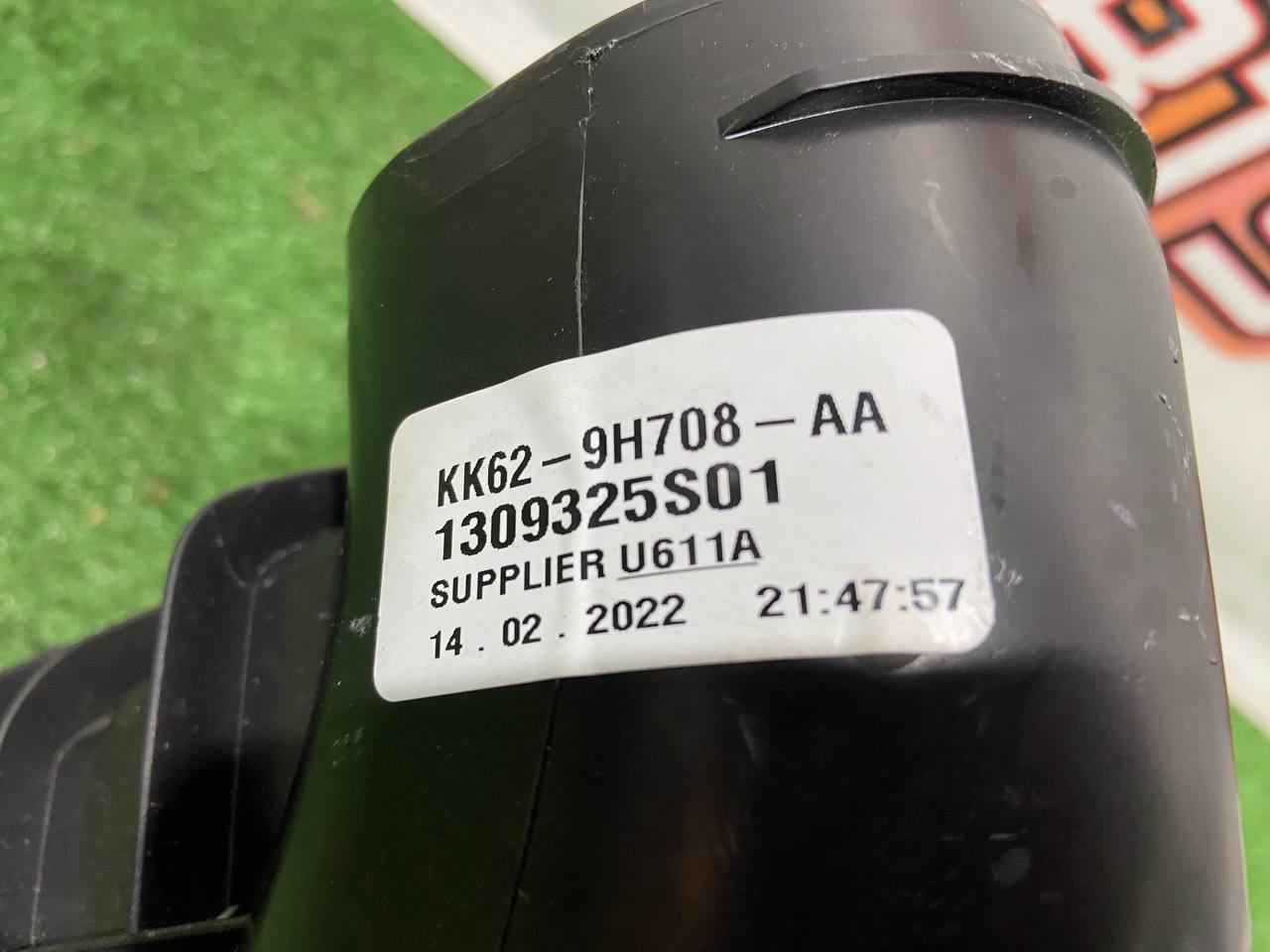 LR122708 Air filter housing 3.0TD 3.0ie ingenium right Range Rover Sport L494 (2014-2022) Used cost 300 € in stock 1 pcs.