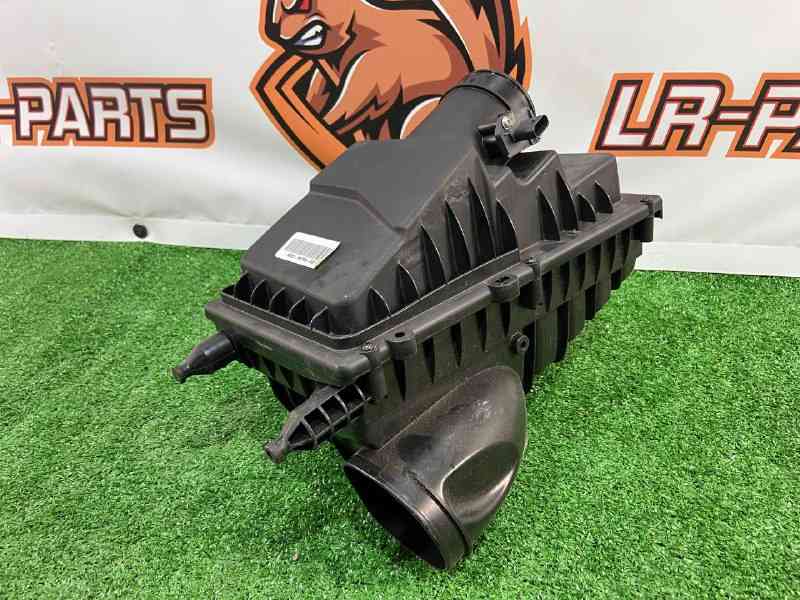LR122708 Air filter housing 3.0TD 3.0ie ingenium right Range Rover Sport L494 (2014-2022) Used cost 300 € in stock 1 pcs.