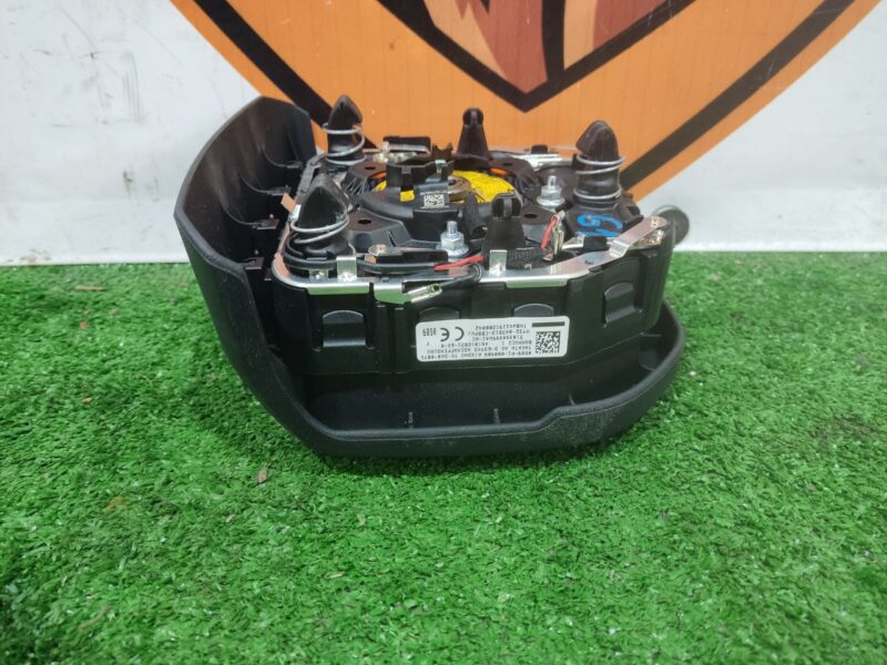 LR125750 Steering wheel airbag Land Rover Discovery 5 L462 (2017-) Used cost 285 € in stock 2 pcs.