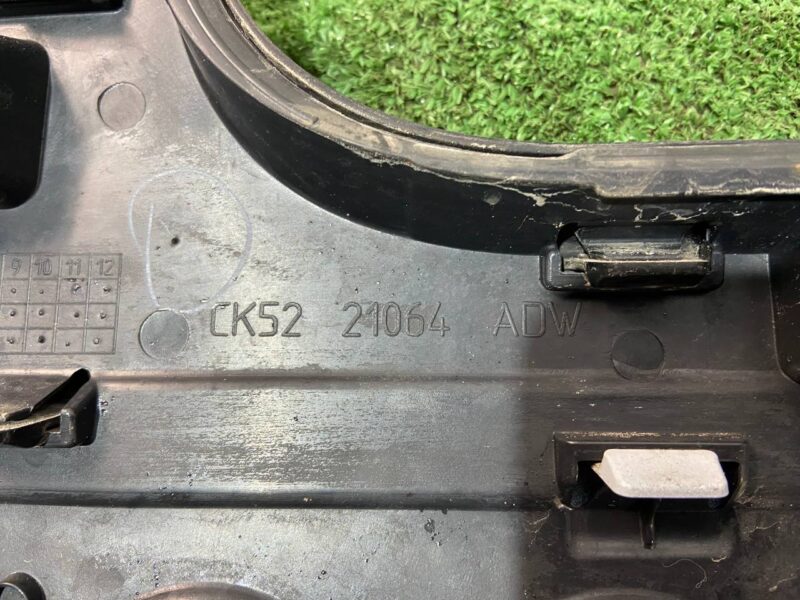LR125980 Front right door molding Range Rover L405 (2013-2021) Used - Image 13
