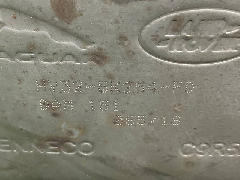 LR126079 Muffler assembly LAND ROVER DISCOVERY 5 (L462) Used cost 476,51 € in stock 3 pcs.