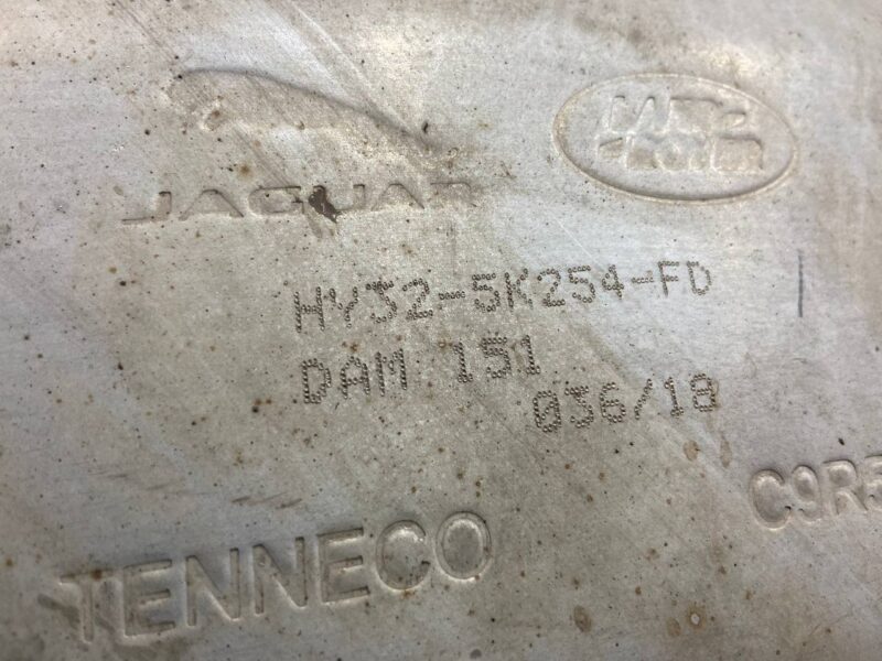 LR126079 Muffler assembly LAND ROVER DISCOVERY 5 (L462) Used cost 476,51 € in stock 3 pcs.