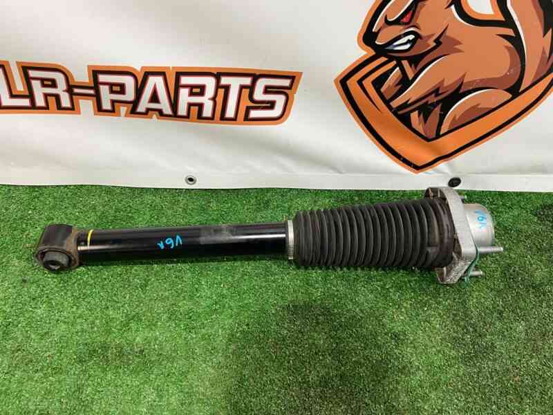 LR081568 Rear shock absorber assembly Land Rover Discovery 5 L462 (2017-) USED cost 209 € in stock 1 pcs.
