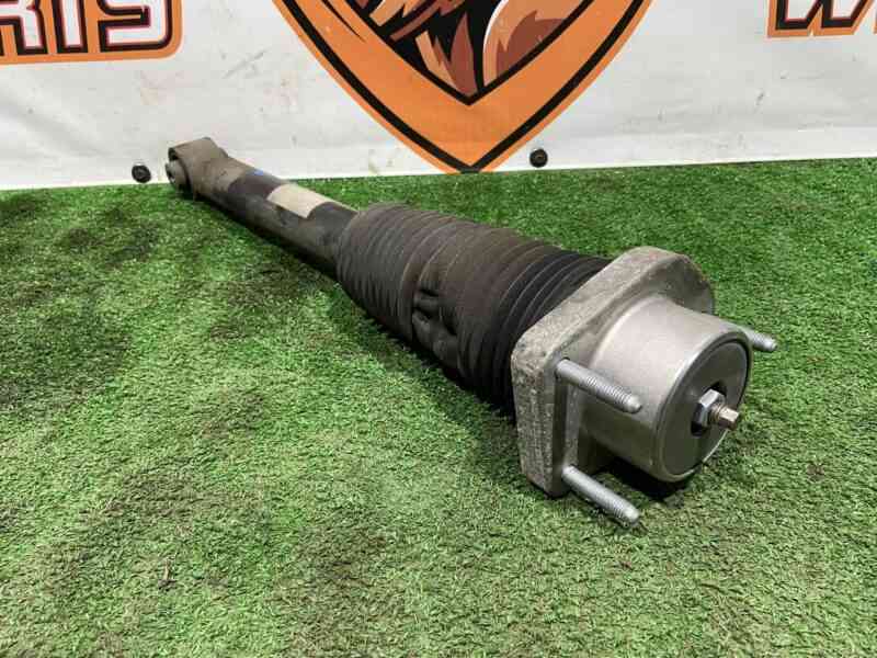 LR081568 Rear shock absorber assembly Land Rover Discovery 5 L462 (2017-) USED - Image 12